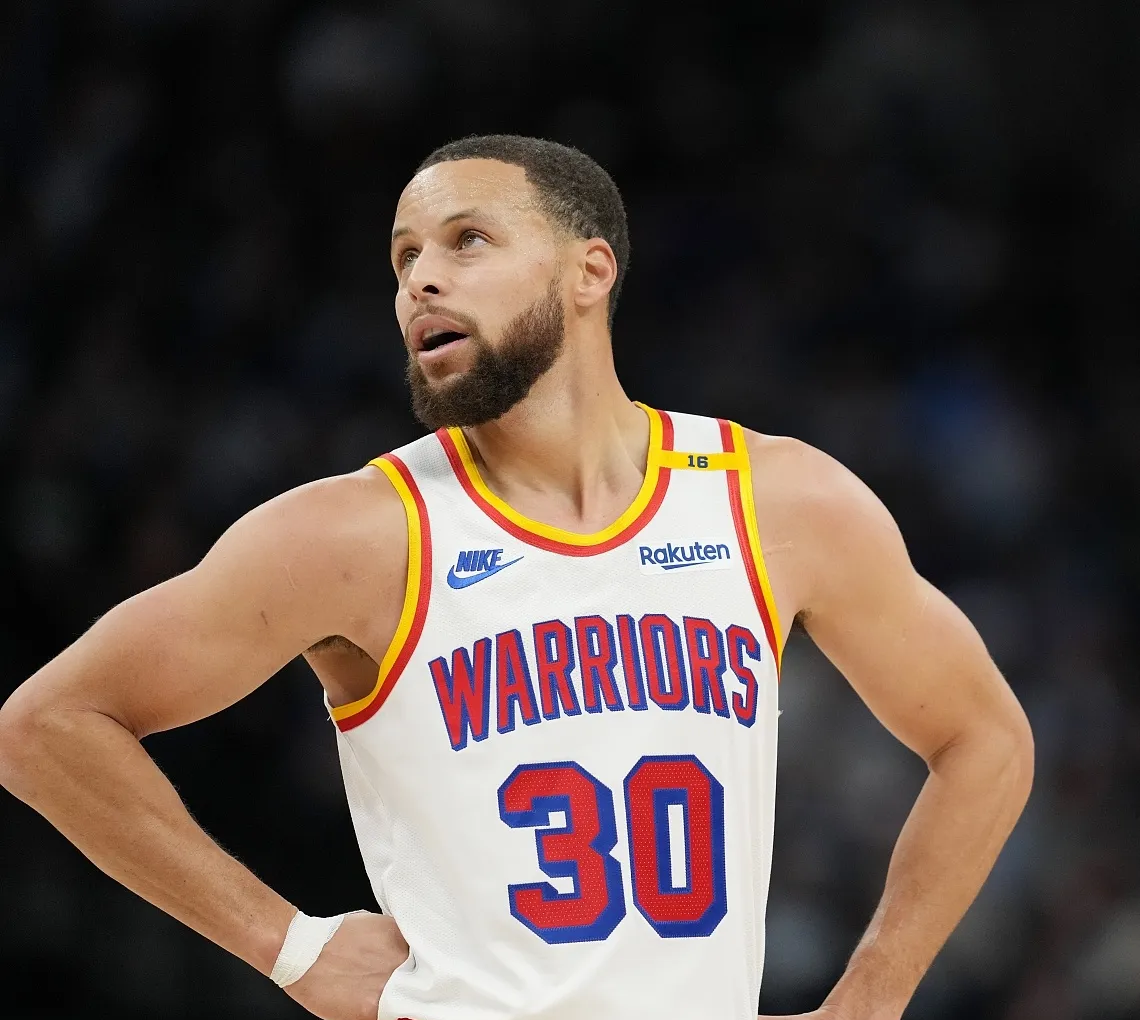 开云-库里官方宣布反败为胜新规，掘金引发争议！比赛高潮迭起-开云