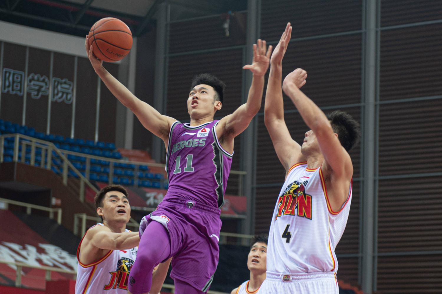 详细阅读:开云体育-足总杯赛程吃紧,广厦男篮赛前迎来里程碑,质疑声仍在,赛程密集仍需轮换-开云体育 开云体育-足总杯赛程吃紧,广厦男篮赛前迎来里程碑,质疑声仍在,赛程密集仍需轮换-开云体育